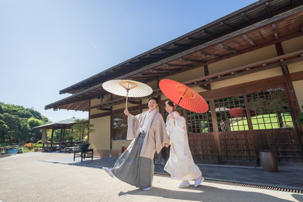 大阪・堺のフォトスタジオ「ブランフルール」
大仙公園日本庭園で和装前撮り(白無垢)_16