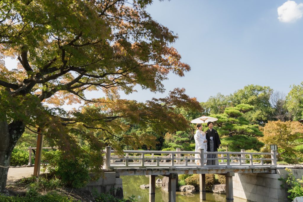 大阪・堺の前撮りフォトスタジオ
ブランフルール
秋の大仙公園の日本庭園で
和装（白無垢）カット_2